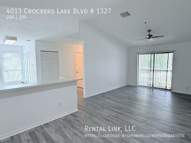 Foto del edificio - 4013 Crockers Lake Blvd