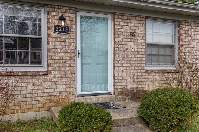 Photo - 3215 Aqueduct Dr House