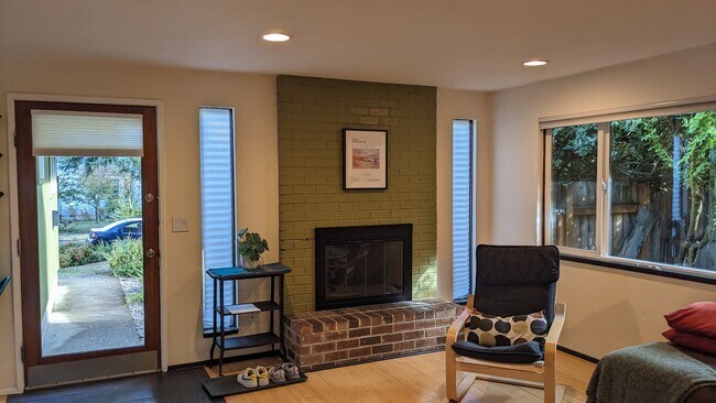 Foto del edificio - 1524 NE Junior St