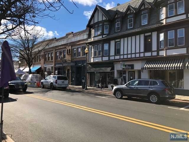 Primary Photo - 18 S Broad St