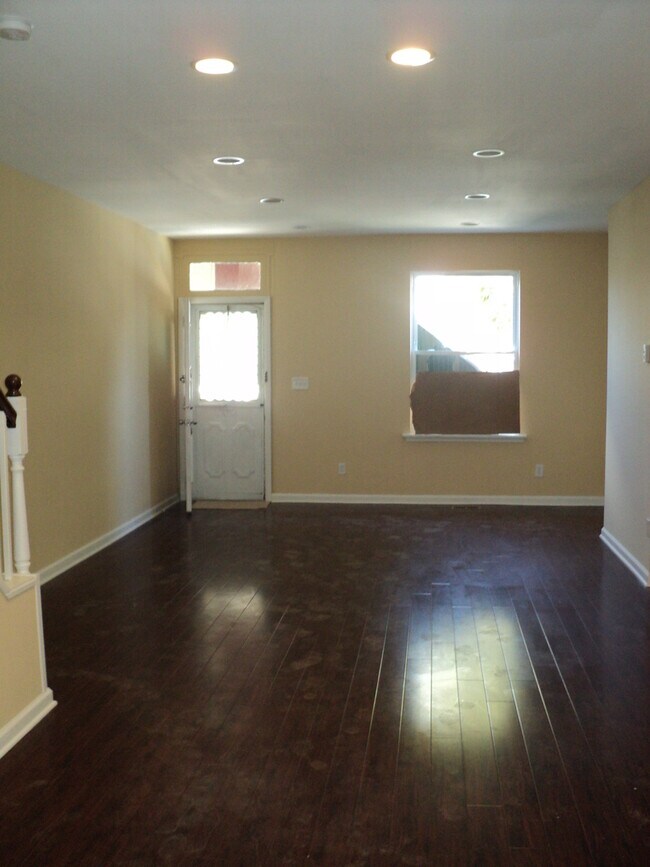 Foto del edificio - Gorgeous 3 BR - Mt. Airy