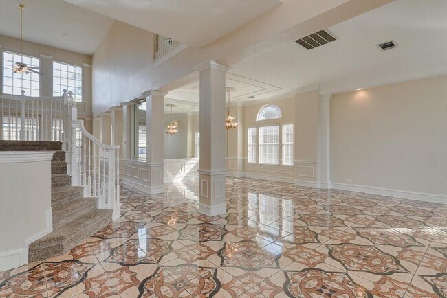 Building Photo - 1404 Parkwood Dr
