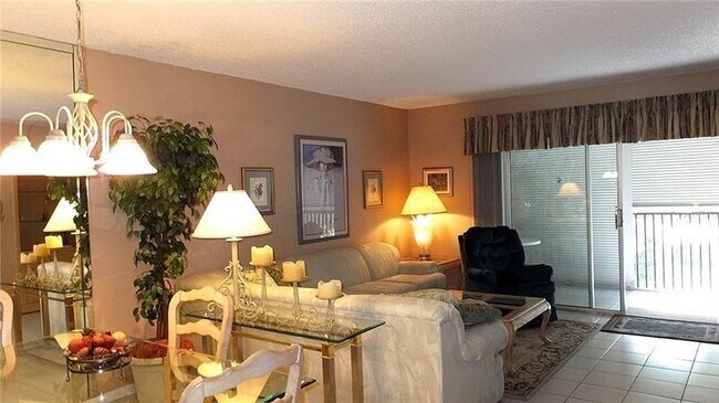 Foto del edificio - 2212 S Cypress Bend Dr