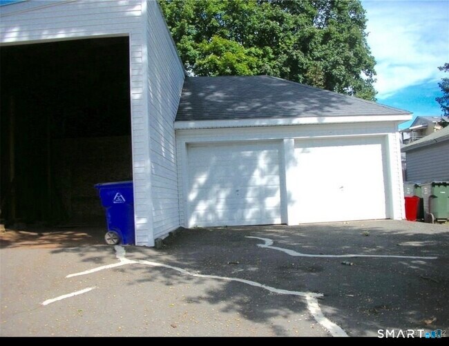 Foto del edificio - 120 S Quaker Ln