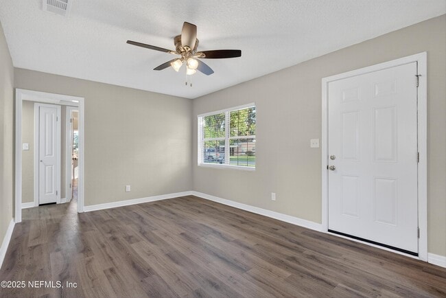 Building Photo - 5437 Attleboro St