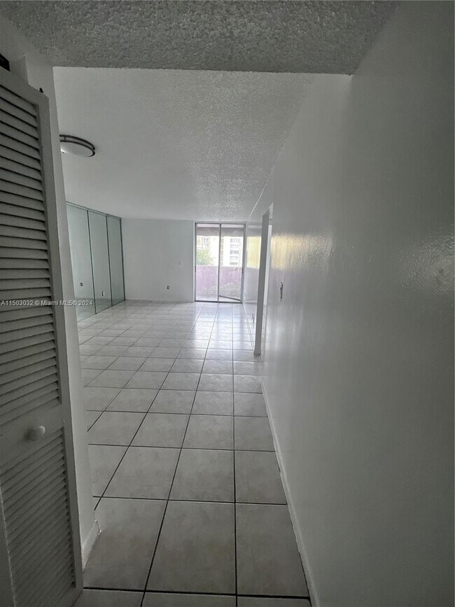 Foto del edificio - 5050 NW 7th St