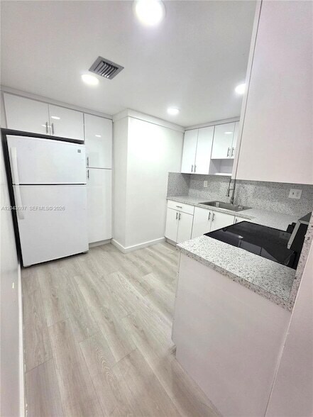 Building Photo - 3582 NE 171 St