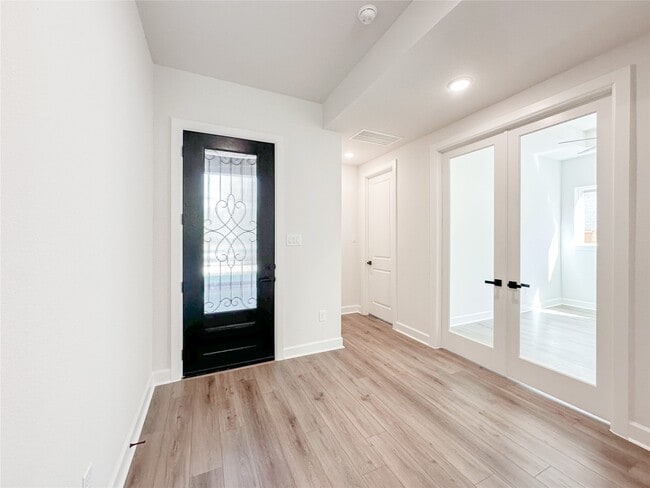 Building Photo - 1015 Windy Creek Path