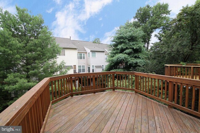 Building Photo - 4030 Stonehenge Way