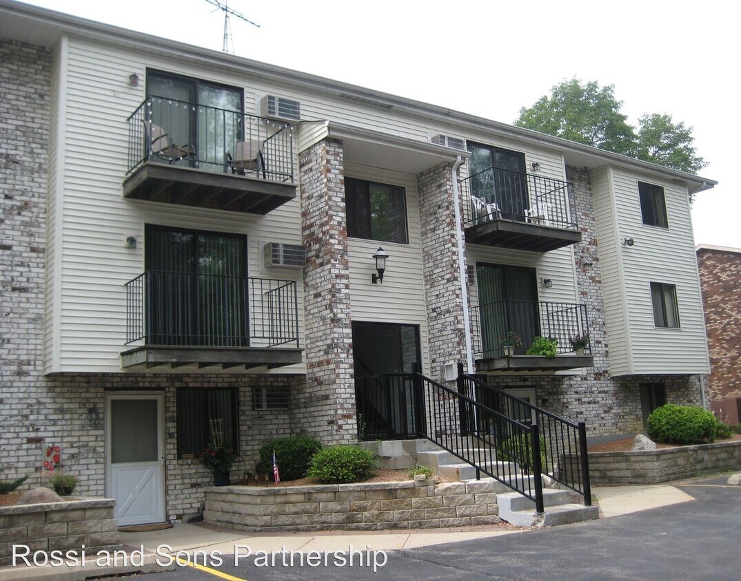 Primary Photo - 8443-8443 198th Ave