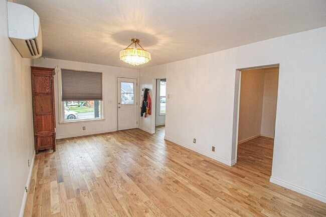 Building Photo - 1421 Grand Ave