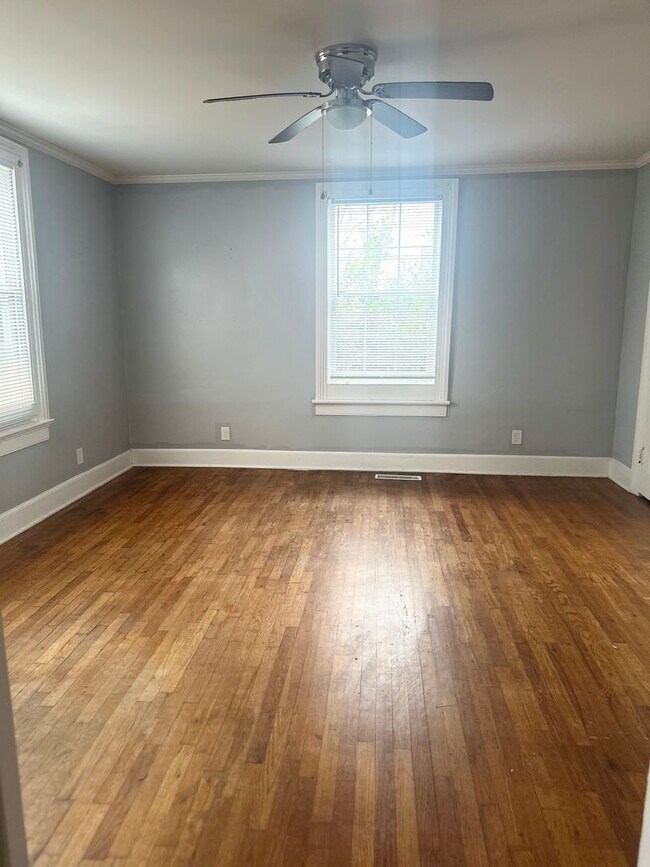 Building Photo - 536 Heard Ave