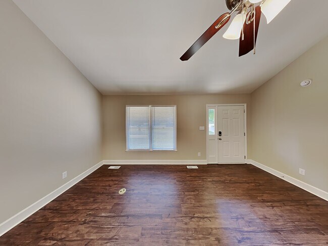 Foto del edificio - 158 Creek Haven Dr