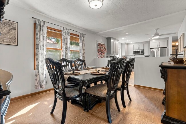 Foto del edificio - 33 Big Spruce Ln
