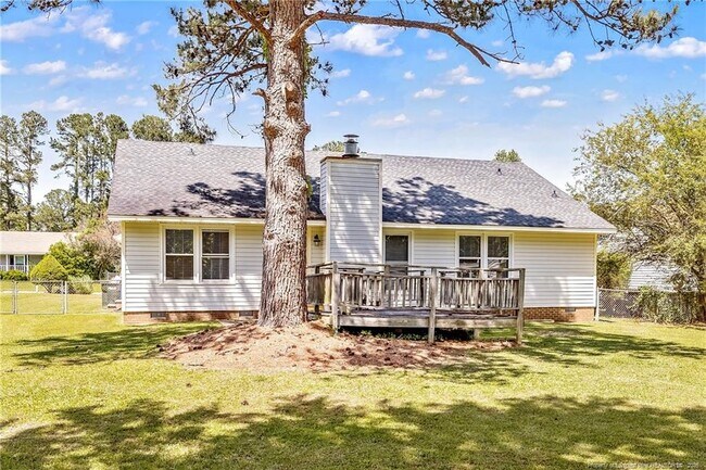 Foto del edificio - 6837 Woodmark Dr