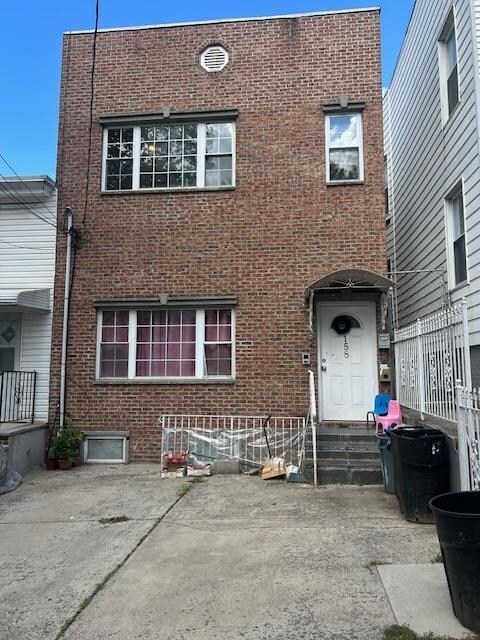 Building Photo - 158 Bleecker St