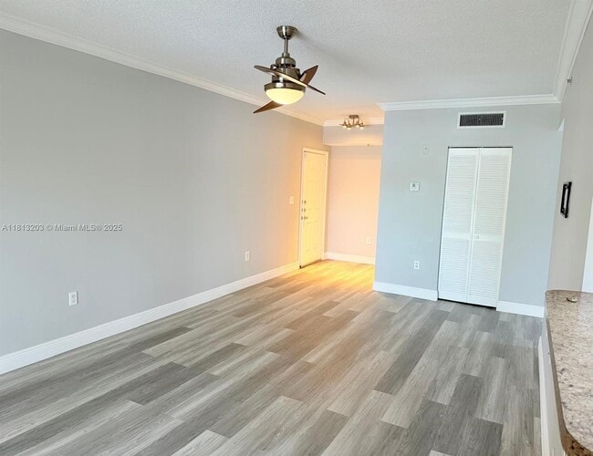 Building Photo - 100 SW 117th Terrace