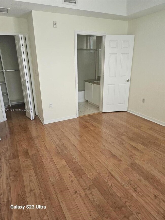 Foto del edificio - 10902 NW 83rd St