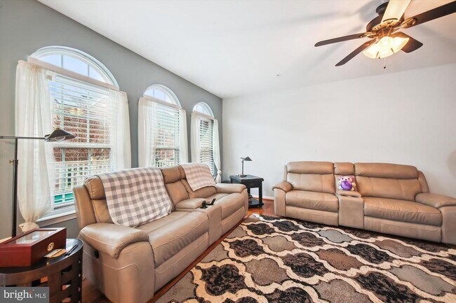 Foto del edificio - 944 Hall Station Dr