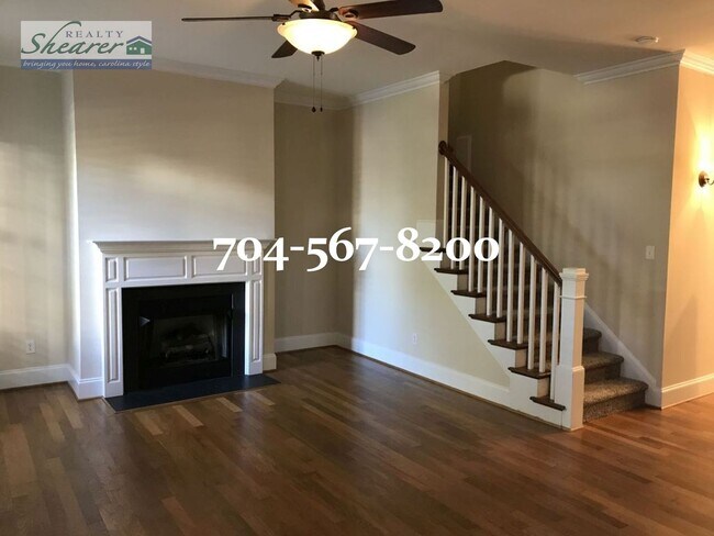 Building Photo - Great 2 story townhome in Ballantyne