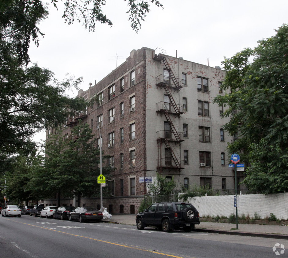 Foto del edificio - 2150 Bedford Ave