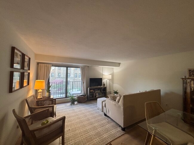 Foto del edificio - 12500 Edgewater Dr