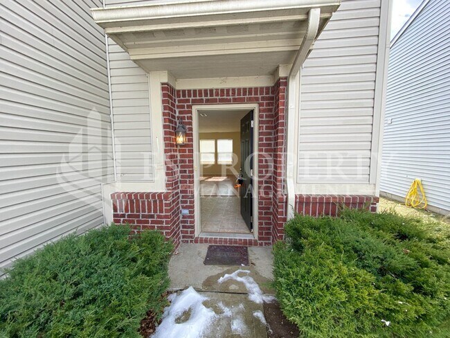 Building Photo - Wonderful 4 bedroom 2.5 bathroom Two Story...