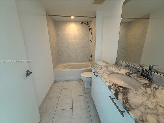 Building Photo - 951 Brickell Ave