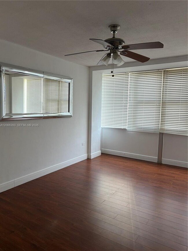Building Photo - 7545 E Treasure Dr
