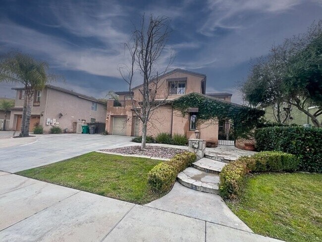 Foto del edificio - 5 bedroom Winchester home with a 3 car garage for LEASE!