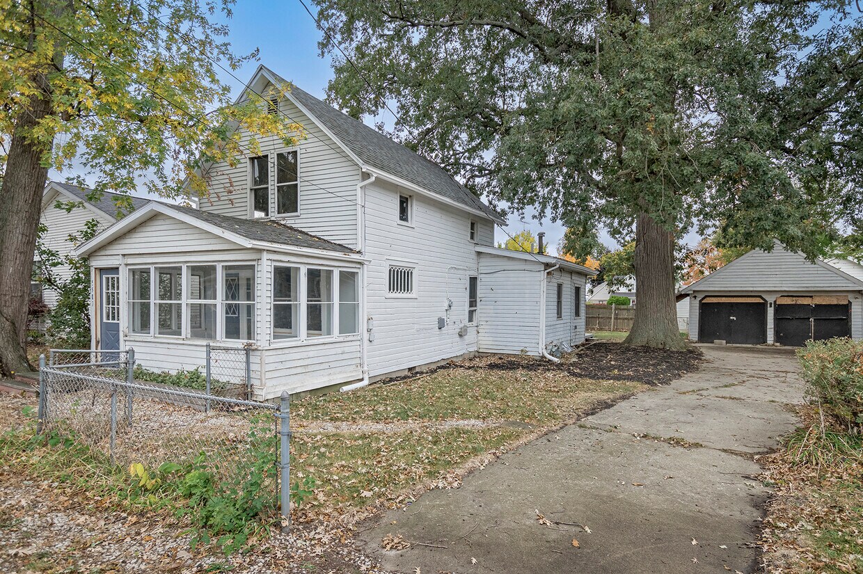 5907 317th St, Toledo, OH 43611 House Rental in Toledo, OH