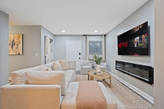 Building Photo - 508 S Warrington Rd