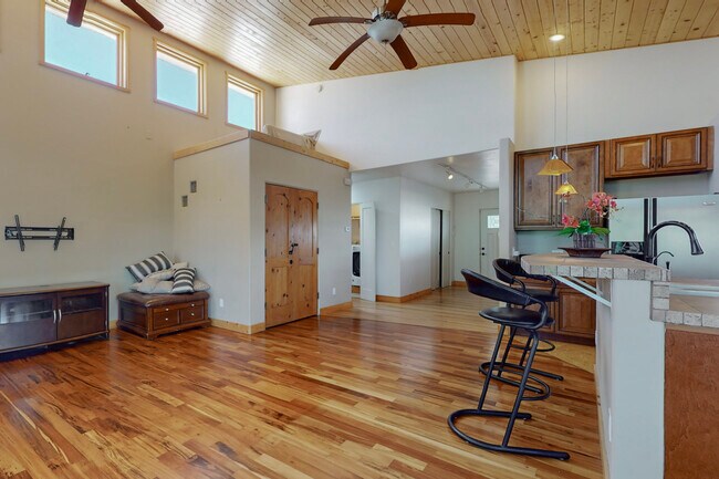 Building Photo - 1836 Madeira Dr NE