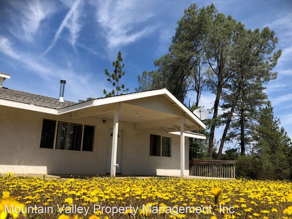Primary Photo - 3 br, 2 bath House - 14592 South Ponderosa...