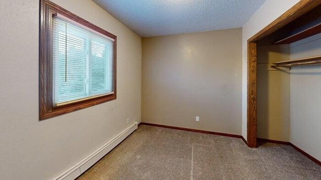 Building Photo - 202 4th Ave SW
