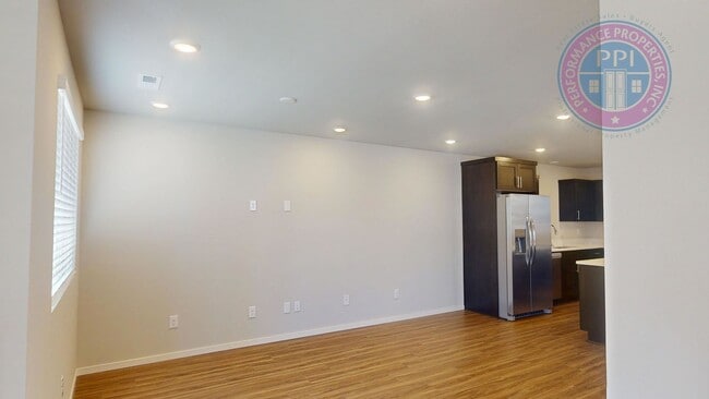 Foto del edificio - New Construction, Spring Creek / Stylish T...