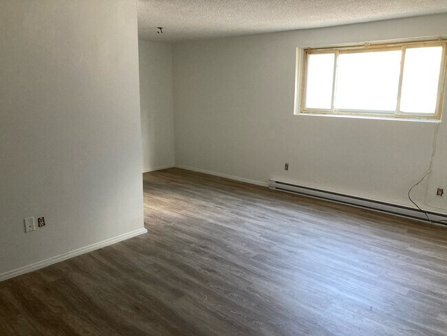 Photo du bâtiment - Beautiful 2 bedroom 1 bathroom unit