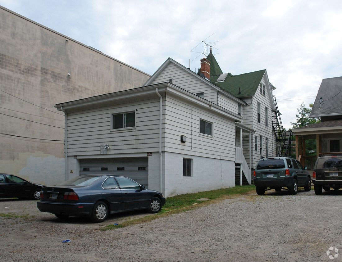 Building Photo - 922 S State St