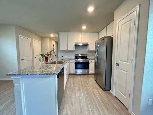 Building Photo - 3 Bedroom/2Bathroom Southton Meadows