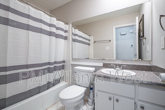 Foto del edificio - 2135 Knighton Dr