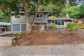 Building Photo - 16849 Lakeridge Dr
