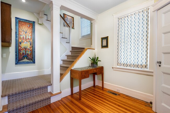 Foto del edificio - 5 Gerlach Pl