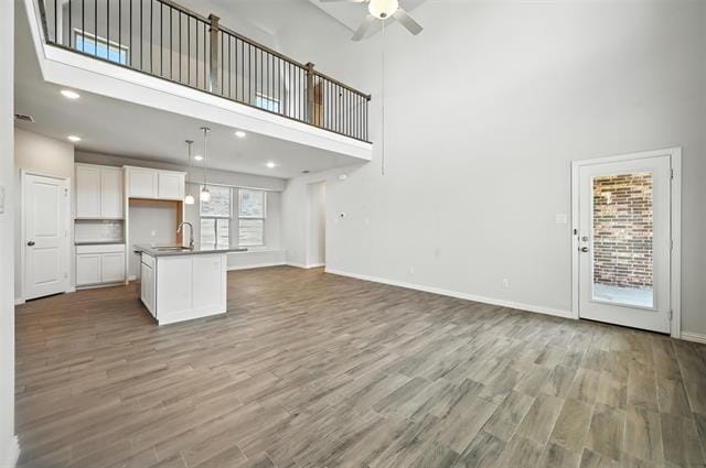 Building Photo - 700 Parkside Dr