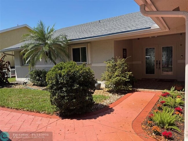 Building Photo - 710 SW 98th Terrace