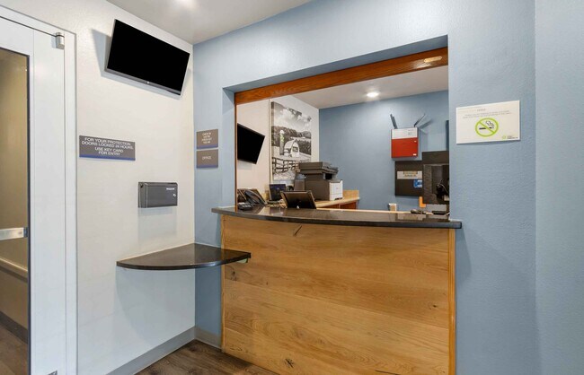 Building Photo - Furnished Studio-Charleston - North Charleston - I-526