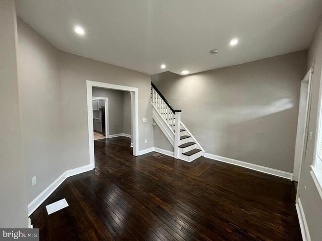 Building Photo - 2314 S 66th St