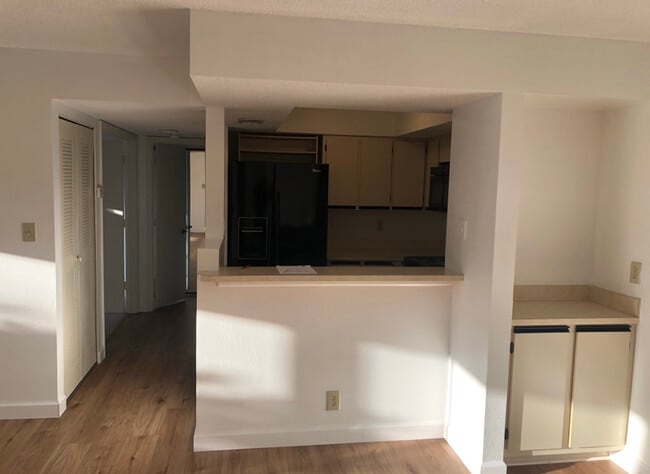 Building Photo - 19505 Quesada Ave