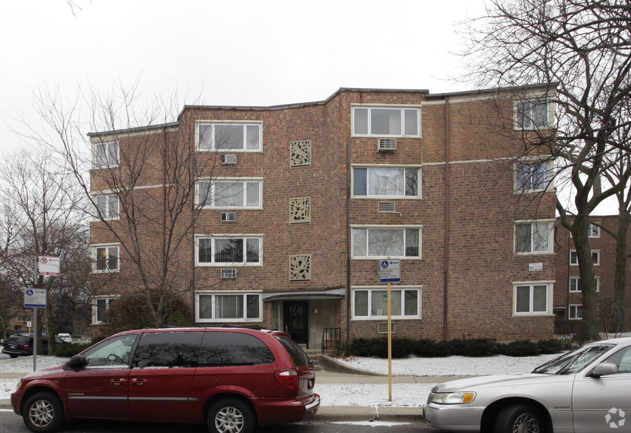 Building Photo - 6119-6129 N Winchester Ave