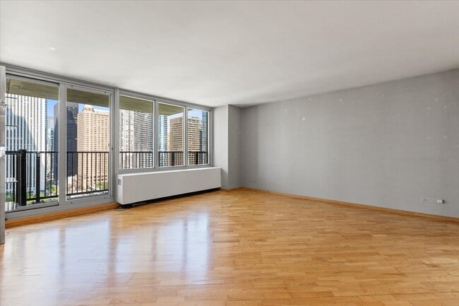 Building Photo - 400 E Randolph St