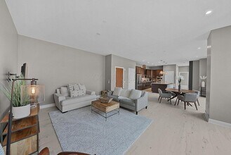 Building Photo - 250 W Spring St